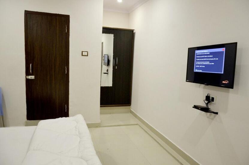 Hotel Atithi Niwas Аллахабад Экстерьер фото