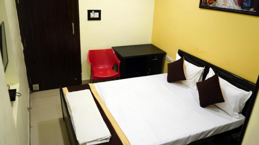 Hotel Atithi Niwas Аллахабад Экстерьер фото